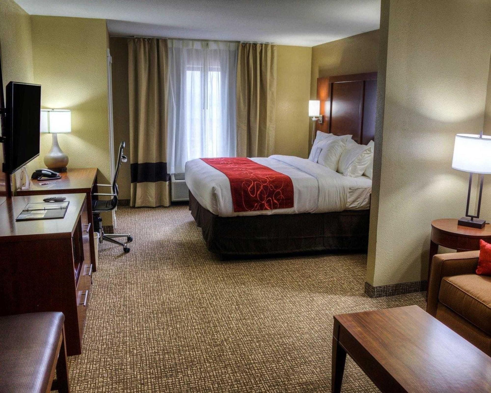 Comfort Suites Plymouth Near Us-30 מראה חיצוני תמונה