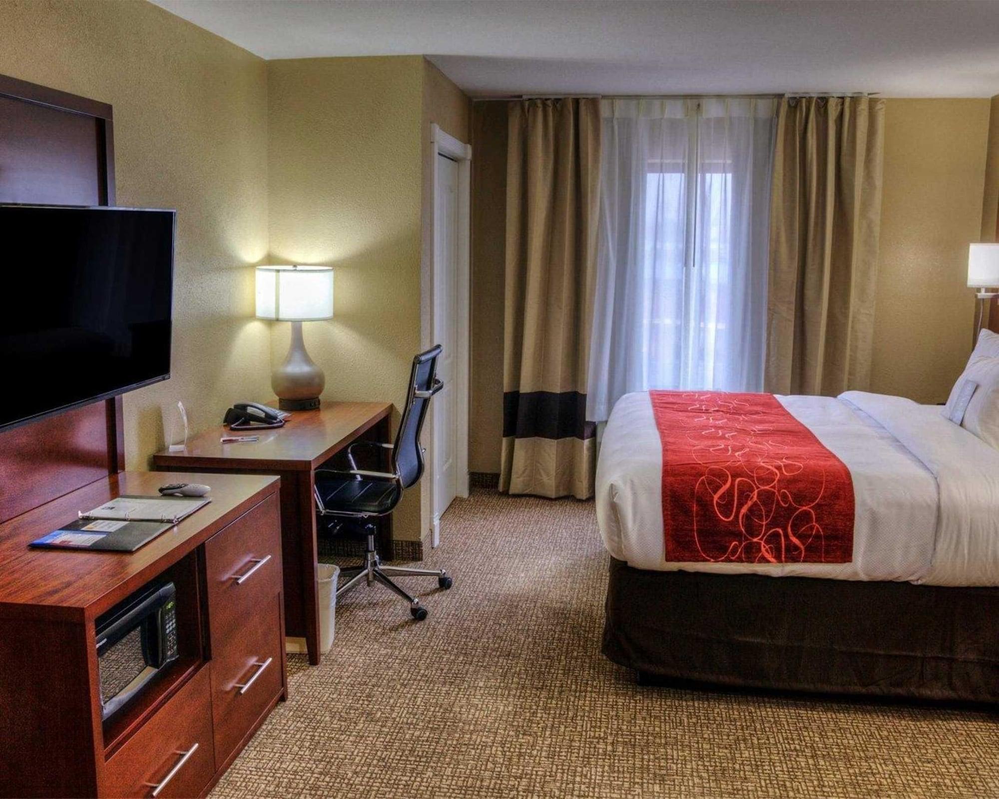 Comfort Suites Plymouth Near Us-30 מראה חיצוני תמונה