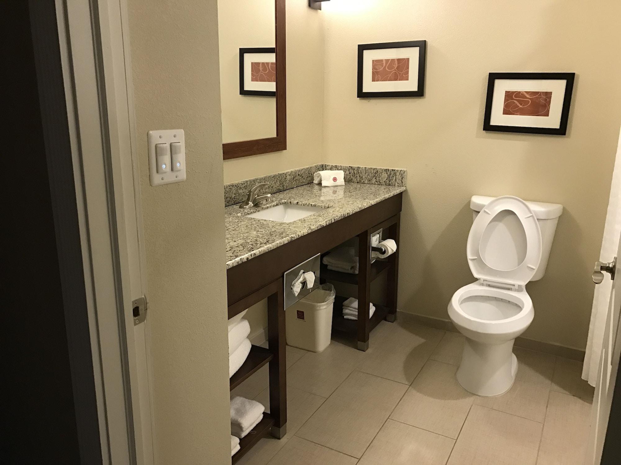 Comfort Suites Plymouth Near Us-30 מראה חיצוני תמונה