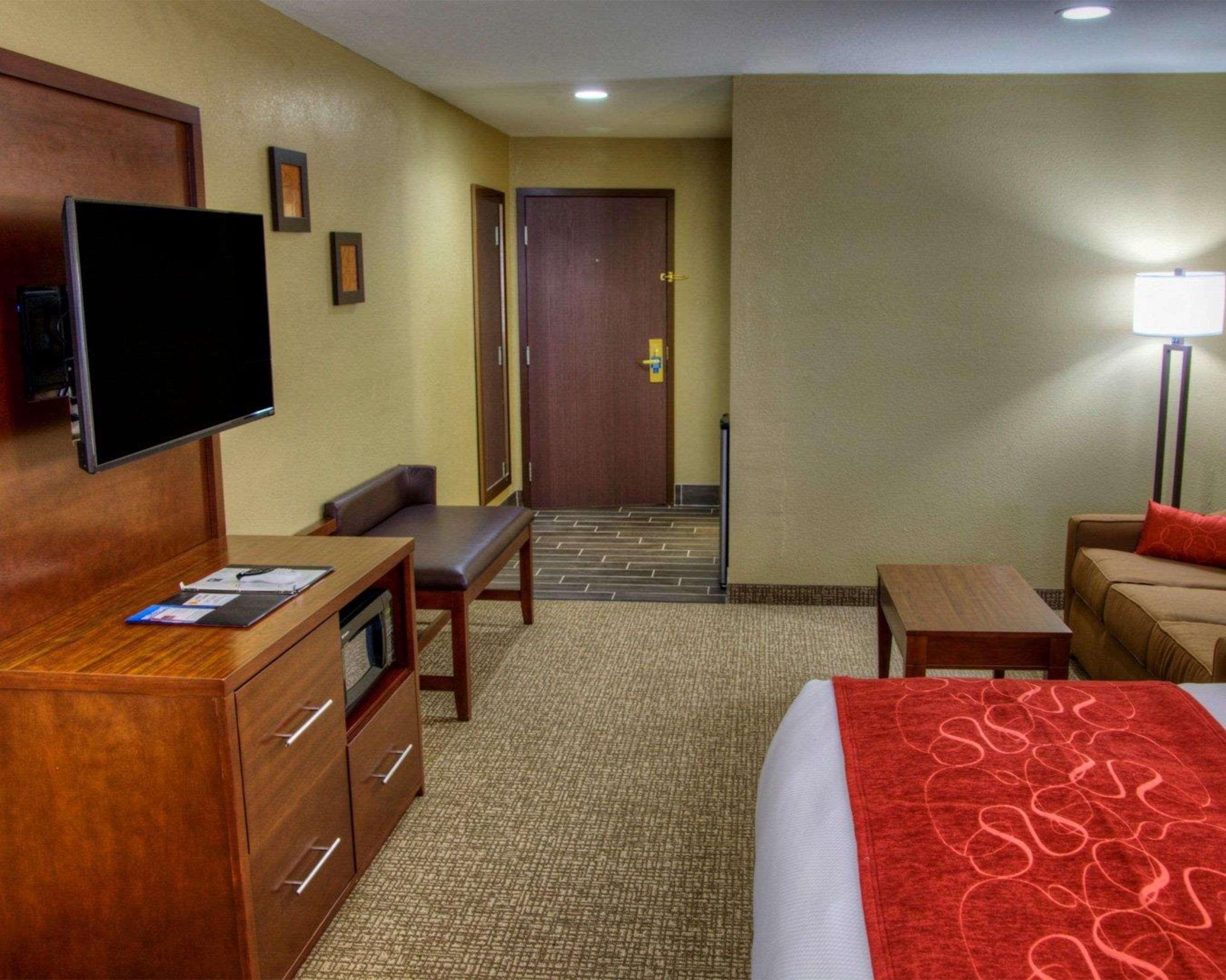 Comfort Suites Plymouth Near Us-30 מראה חיצוני תמונה