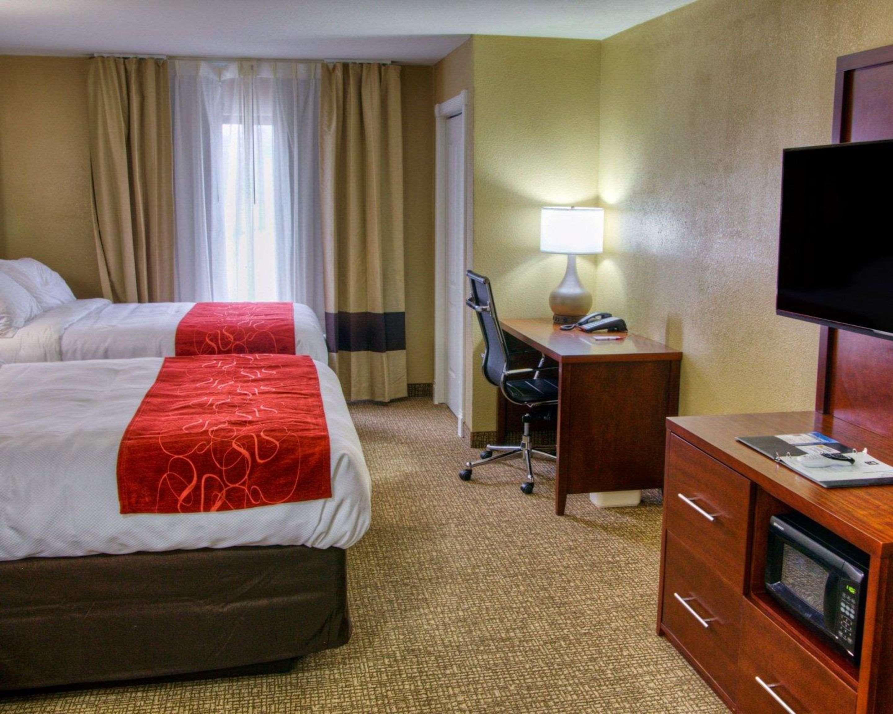 Comfort Suites Plymouth Near Us-30 מראה חיצוני תמונה