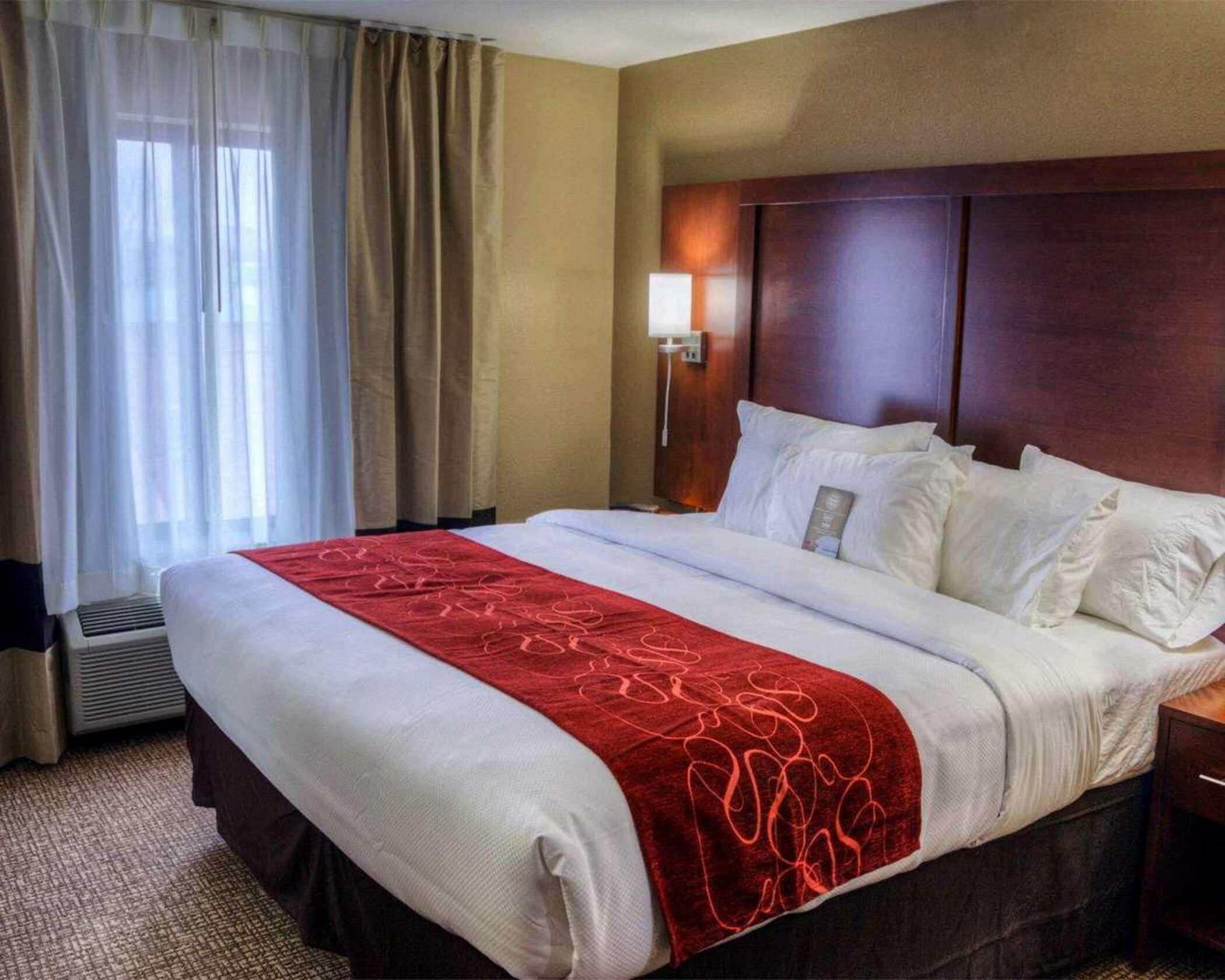 Comfort Suites Plymouth Near Us-30 מראה חיצוני תמונה