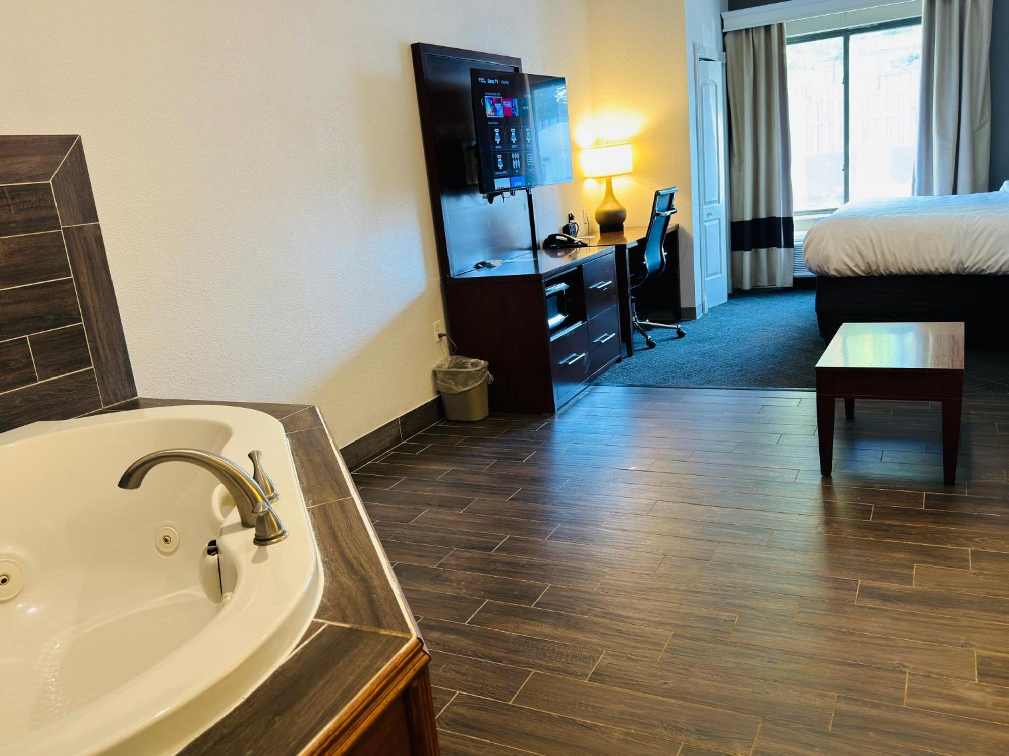 Comfort Suites Plymouth Near Us-30 מראה חיצוני תמונה