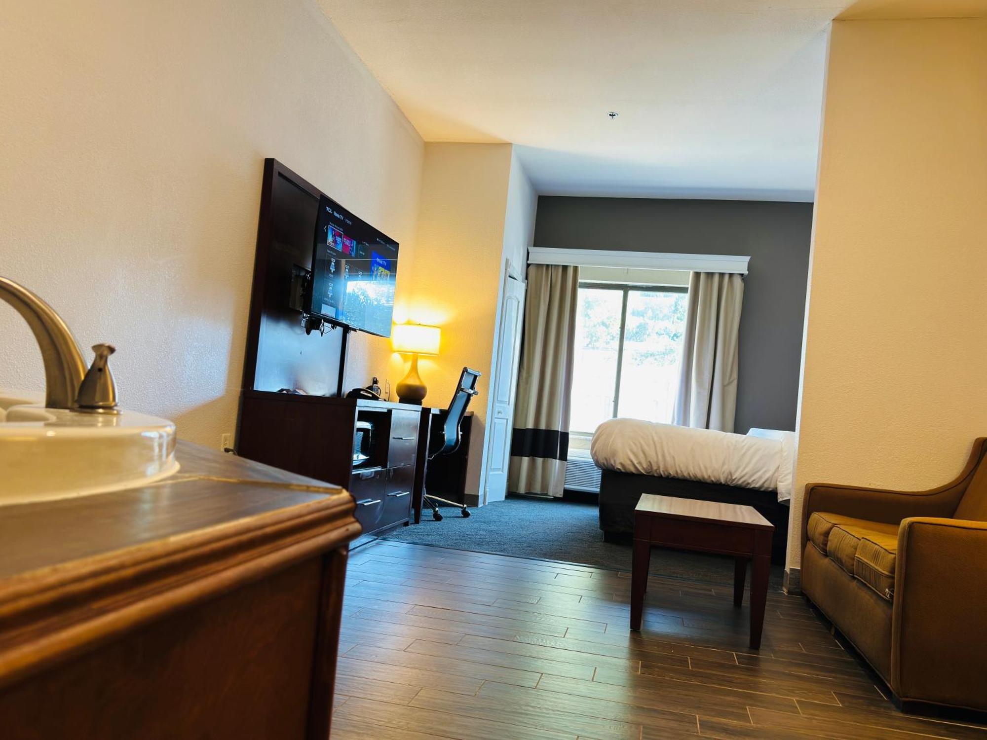 Comfort Suites Plymouth Near Us-30 מראה חיצוני תמונה