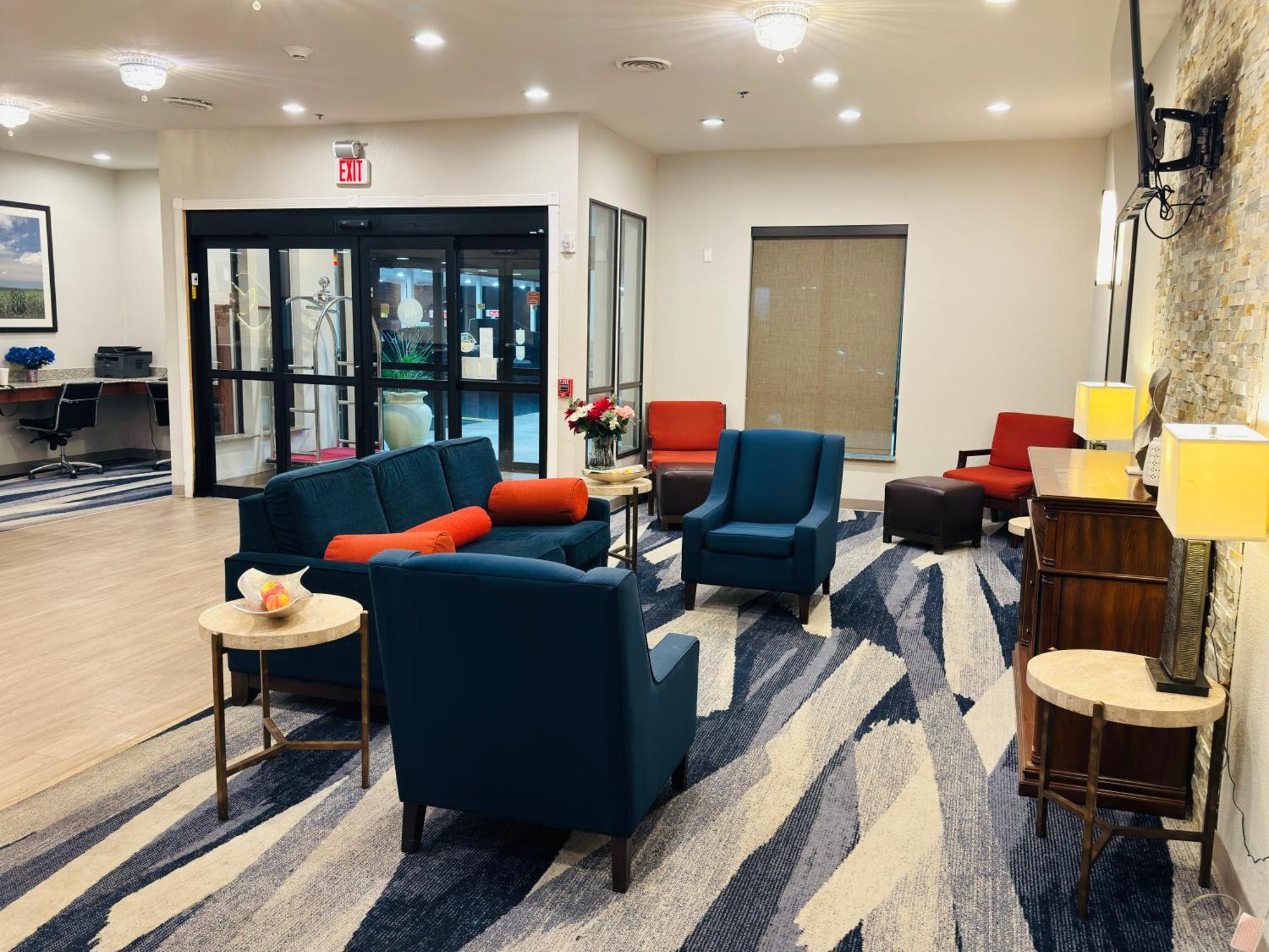 Comfort Suites Plymouth Near Us-30 מראה חיצוני תמונה