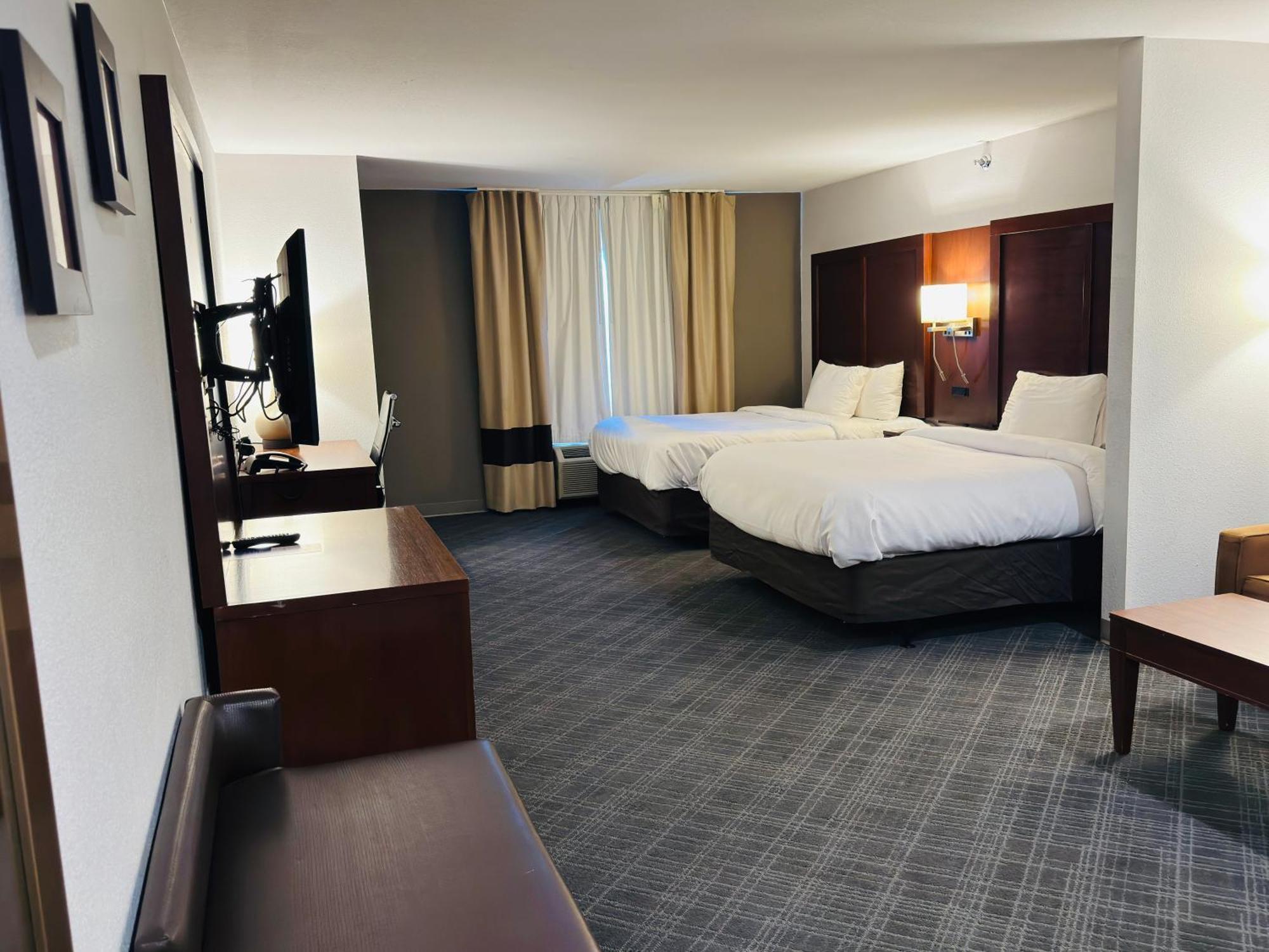 Comfort Suites Plymouth Near Us-30 מראה חיצוני תמונה