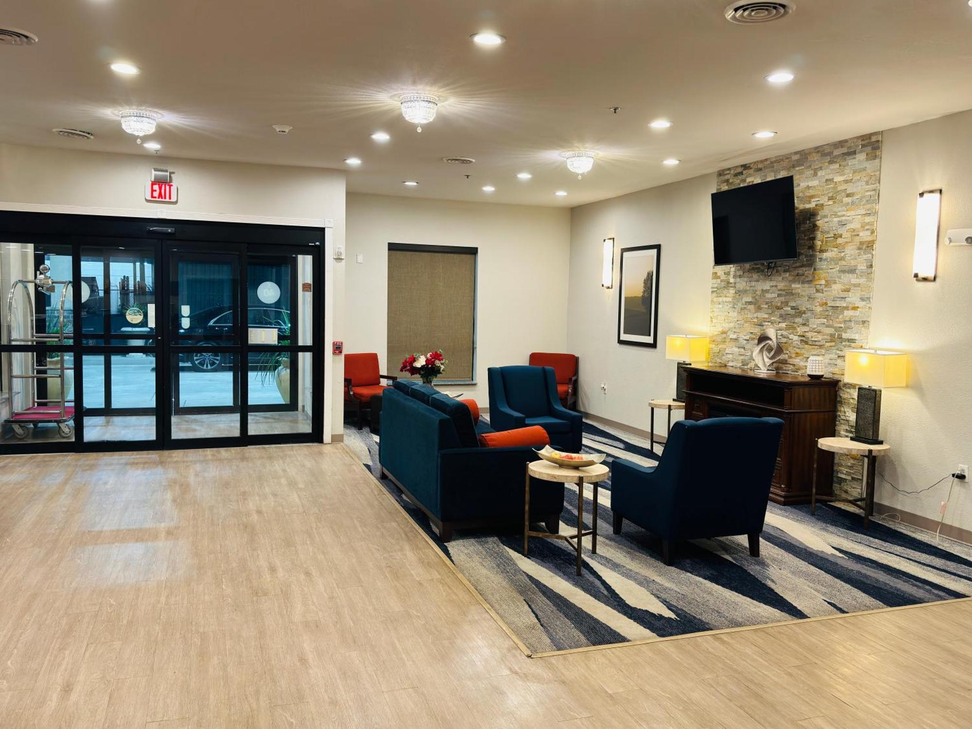Comfort Suites Plymouth Near Us-30 מראה חיצוני תמונה