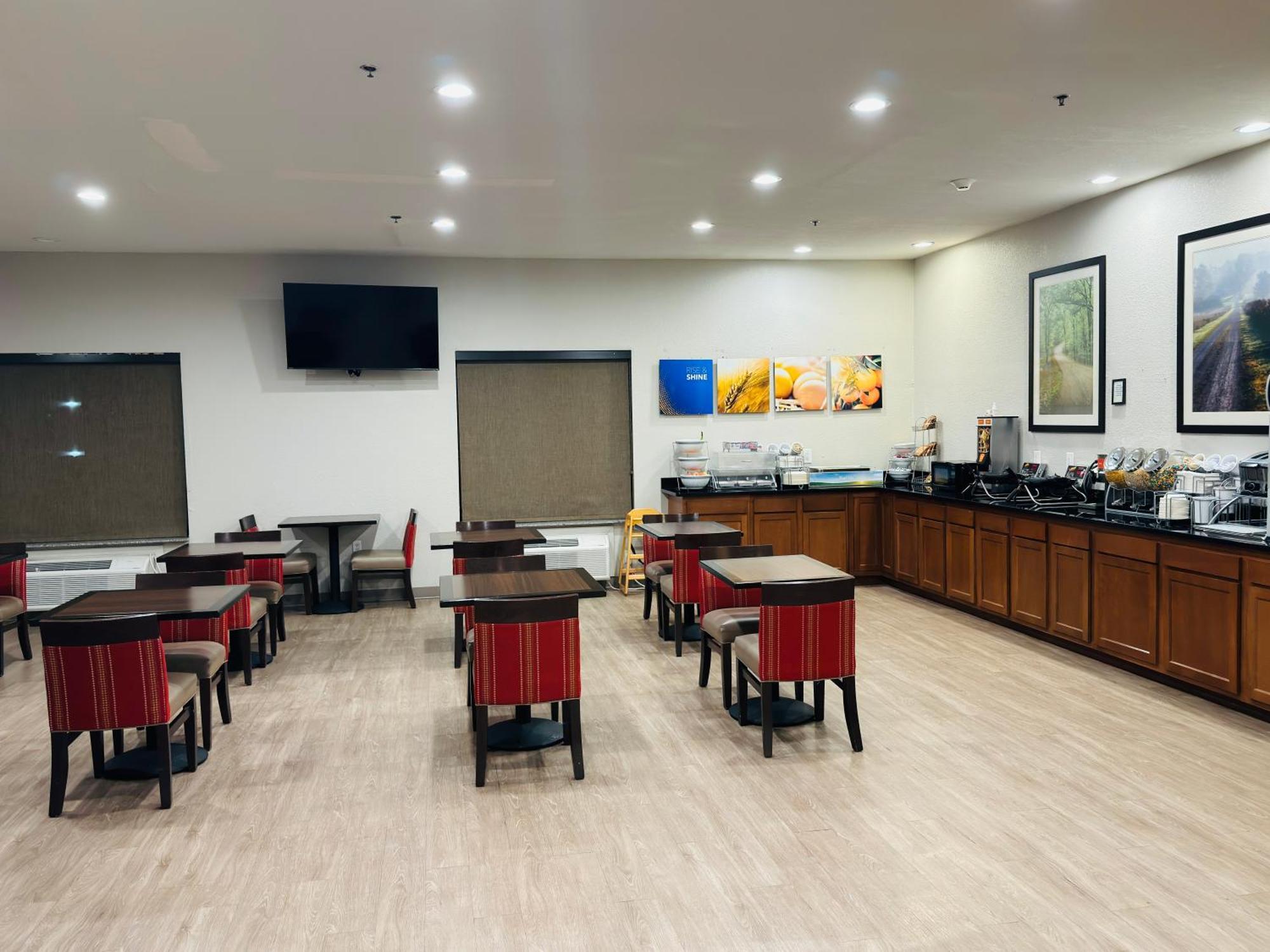 Comfort Suites Plymouth Near Us-30 מראה חיצוני תמונה