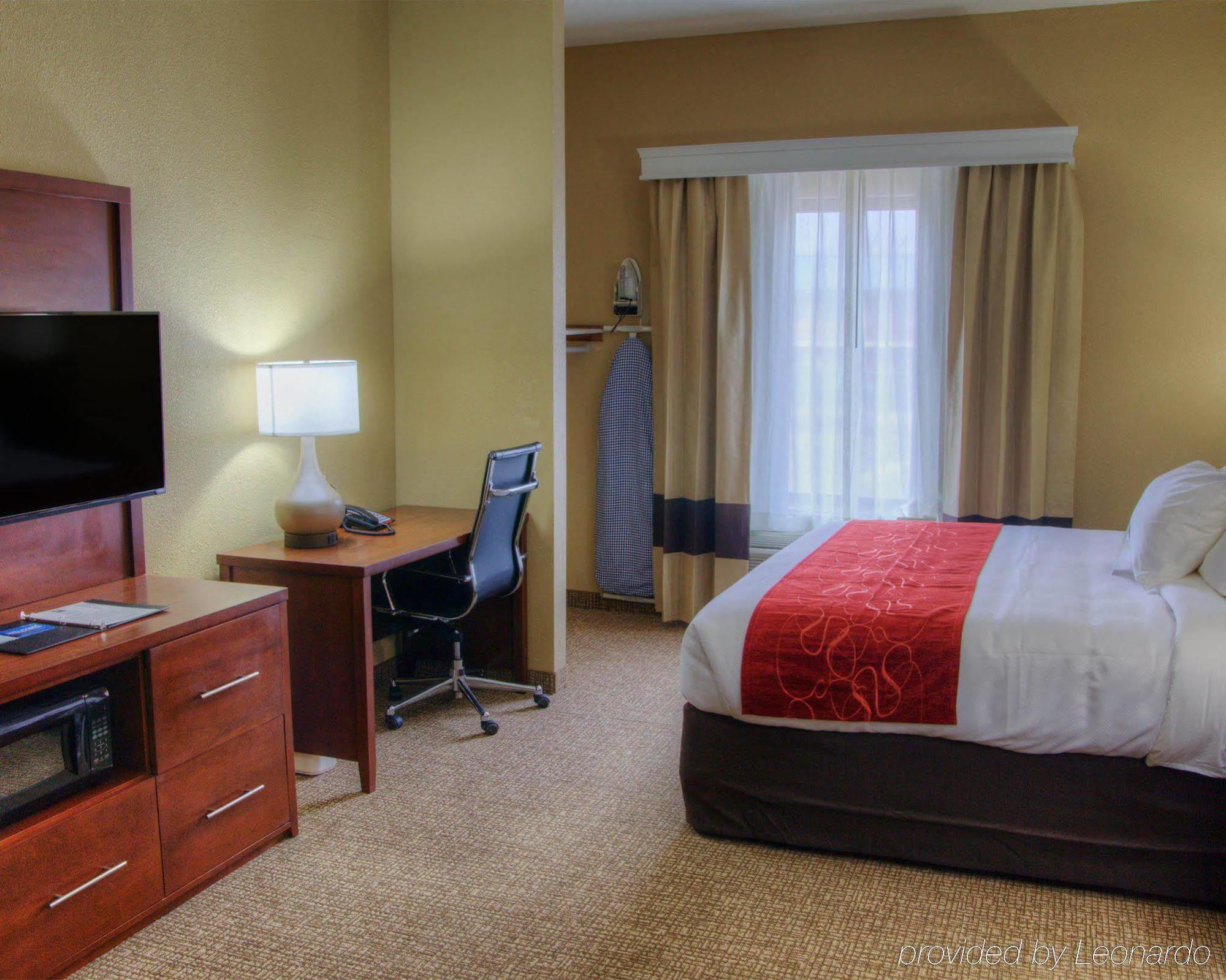 Comfort Suites Plymouth Near Us-30 מראה חיצוני תמונה