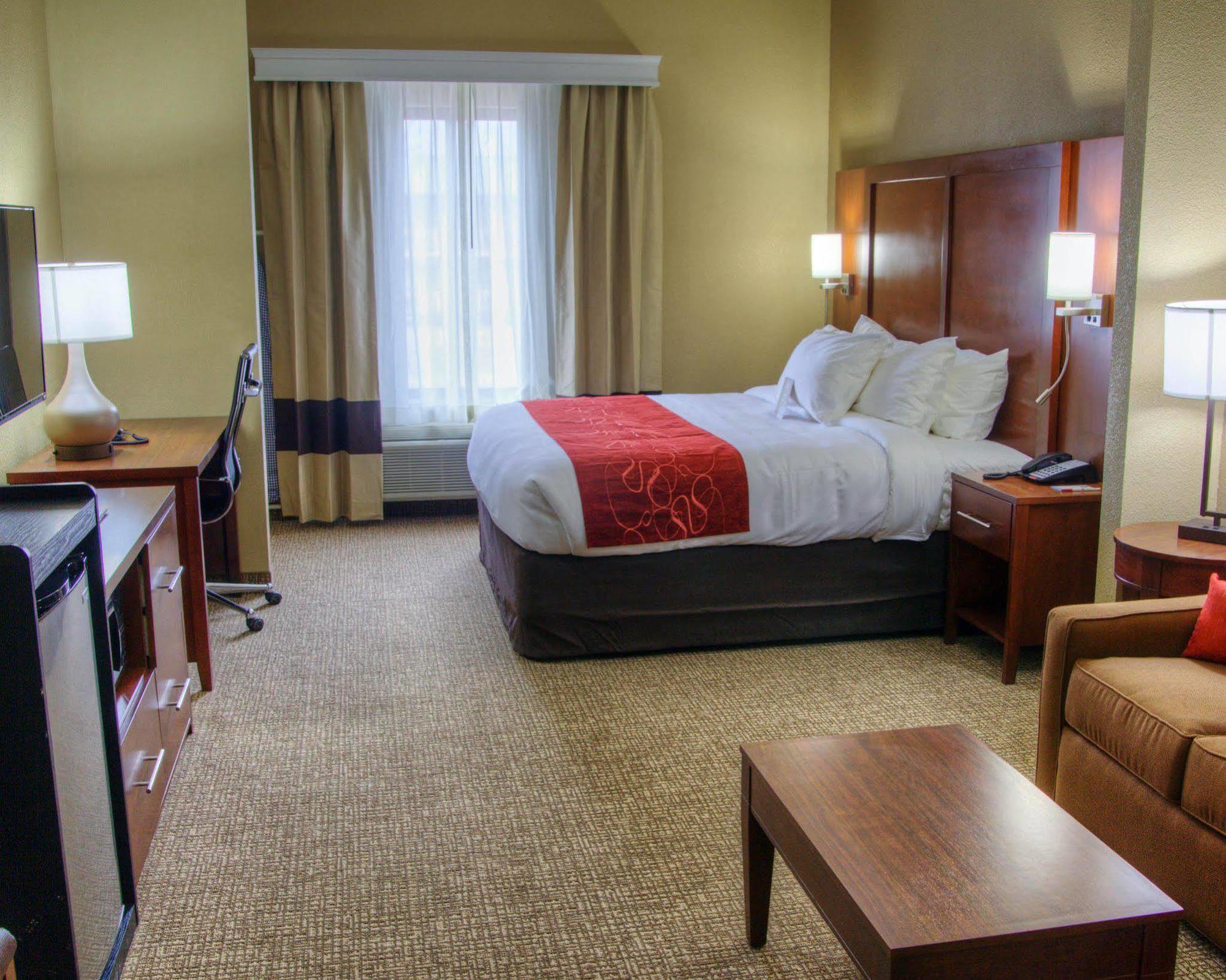 Comfort Suites Plymouth Near Us-30 מראה חיצוני תמונה